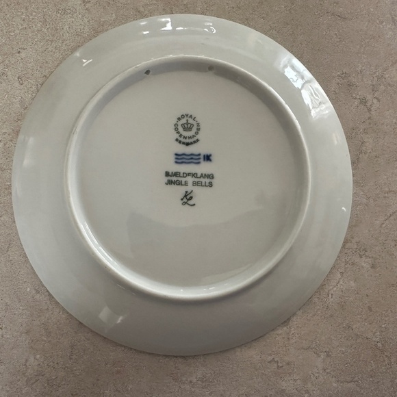 Royal Copenhagen Annual Blue Christmas 4 Plates Vintage Denmark 1981, 82, 83, 84 - Picture 16 of 16